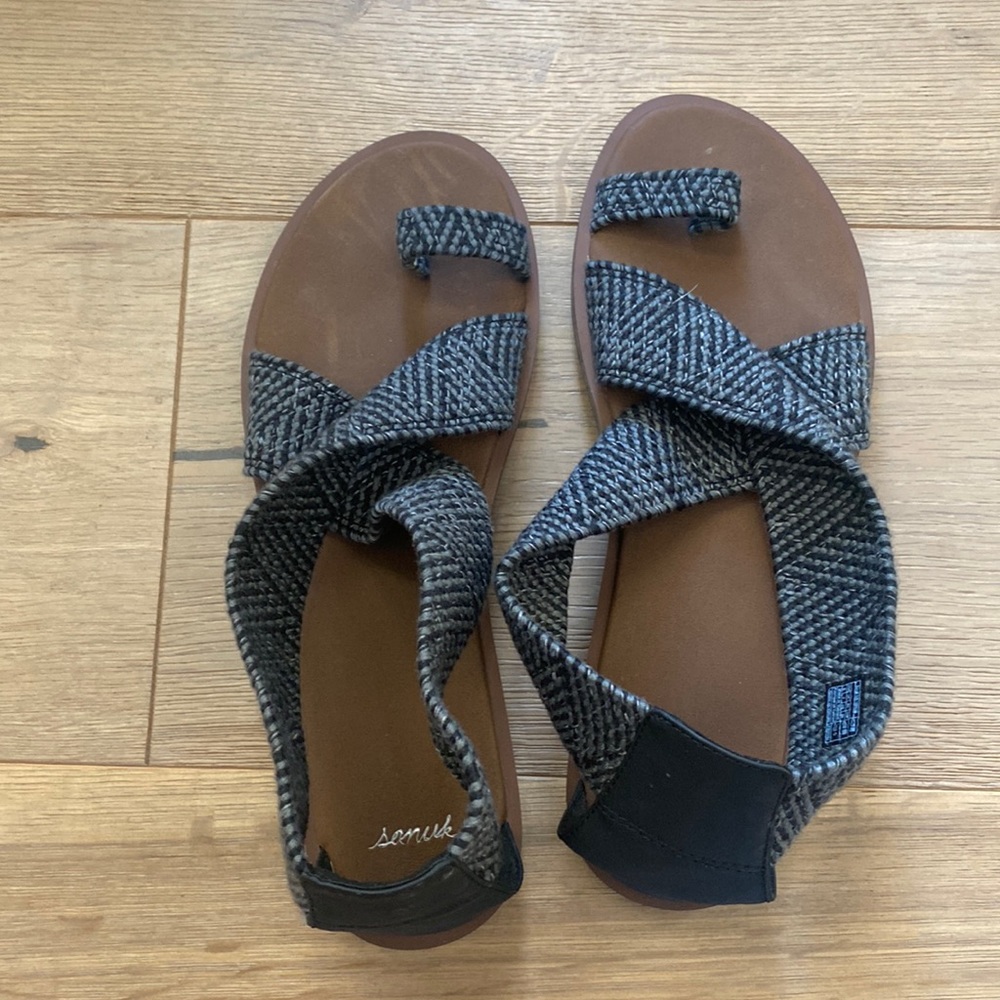 Womens sanuk sandals